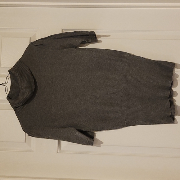 Gray Sweater Sz medium - Picture 1 of 2